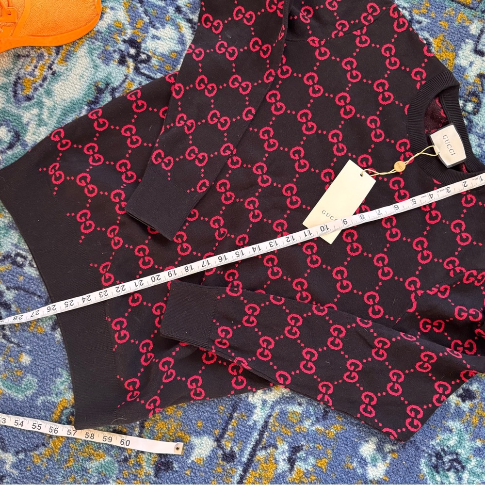 Men's Sweater in Black and Red Pattern - Picture 7 of 8